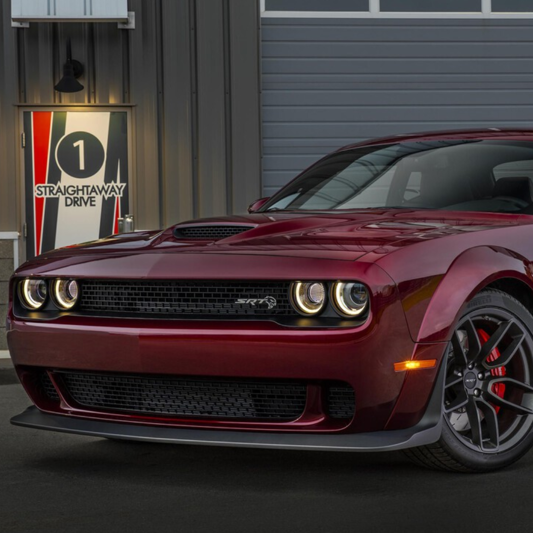 EMBLEMA PARA PARRILLA SRT CON TORNILLERIA NEGRO/CROMO