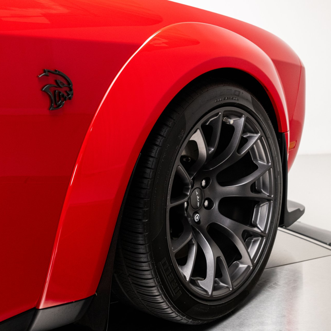 EMBLEMAS PARA SALPICADEROS DODGE CHALLENGER SRT HELLCAT NEGRO